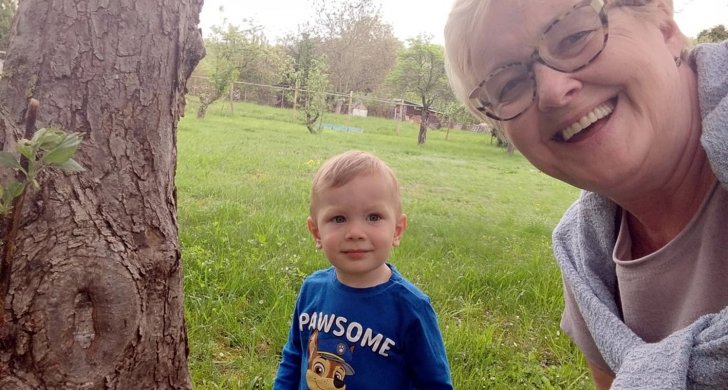 Stana_s vnouckem.jpg